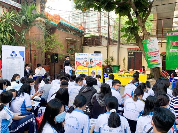 WESET ĐỒNG HÀNH CÙNG BÁO GIÁO DỤC