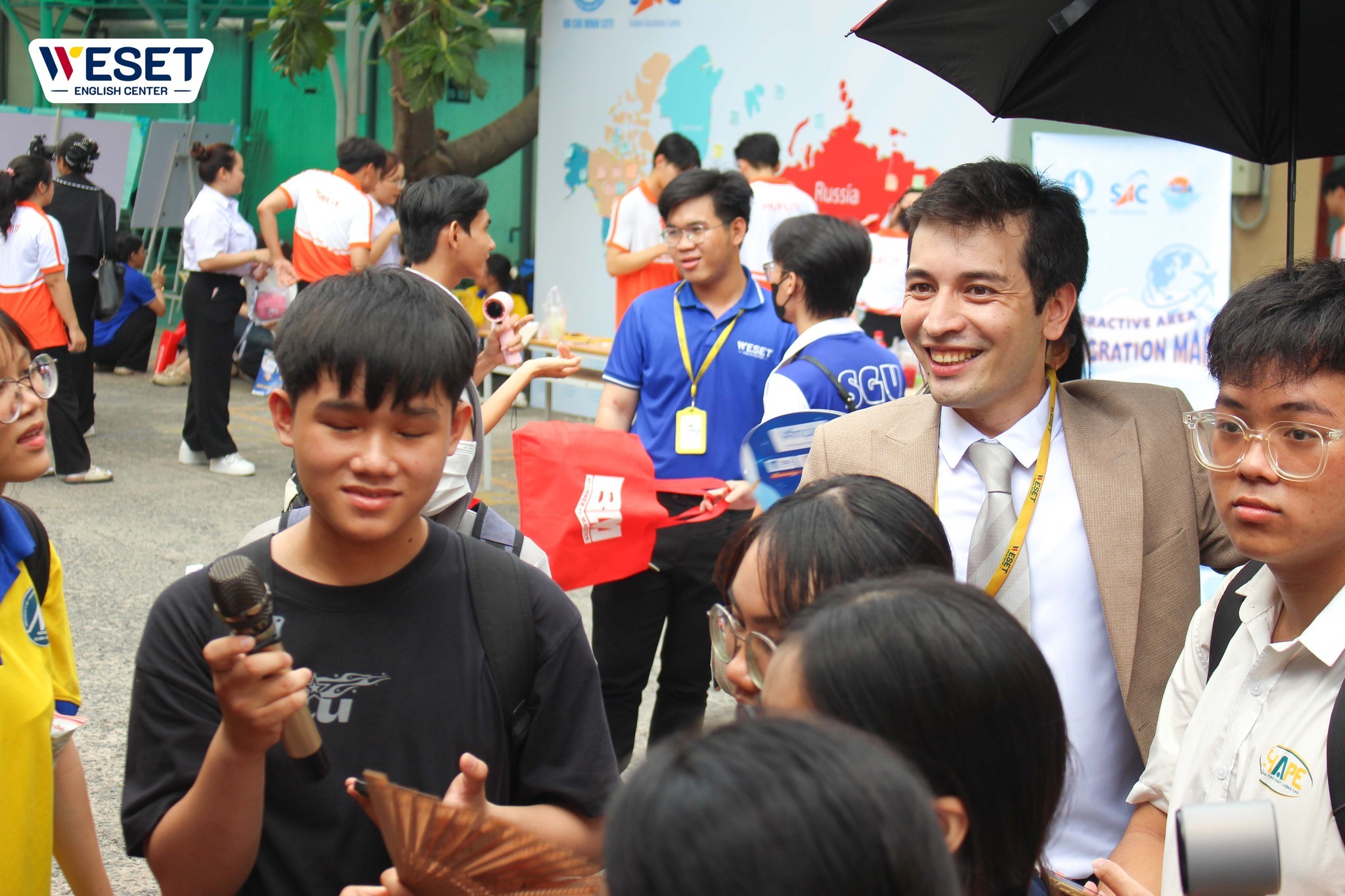 WESET-tại-English-Camp-2025-1