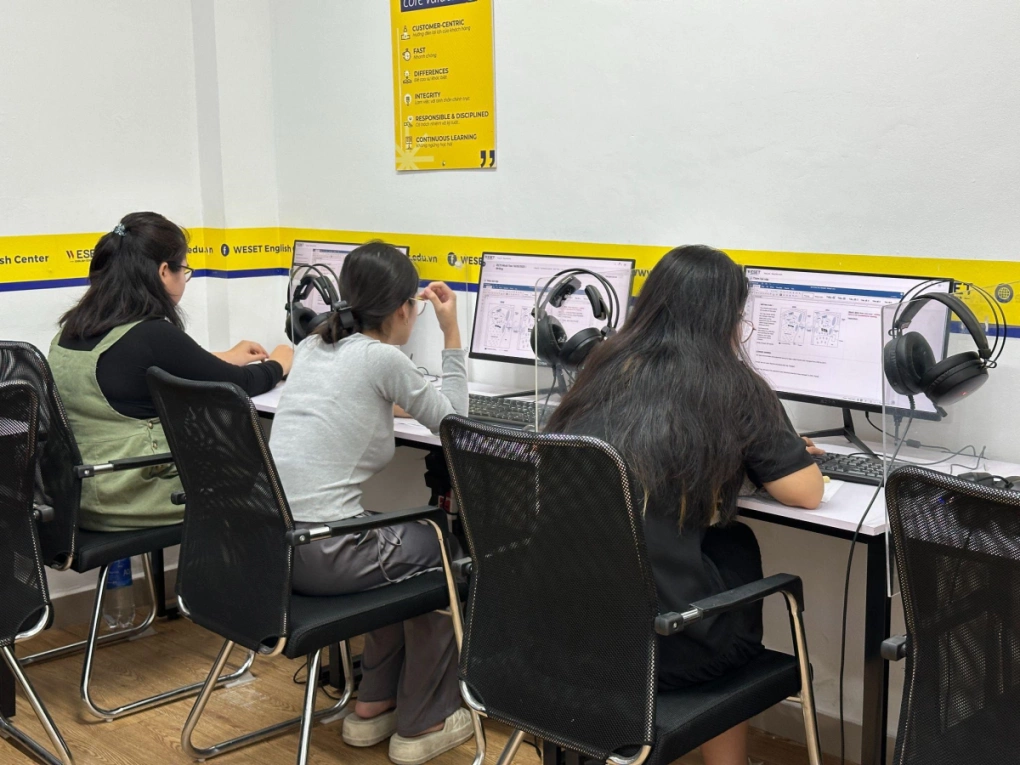 khong-gian-thi-thu-ielts-tren-may-tinh-tai-weset-mo-phong-sat-voi-ky-thi-that