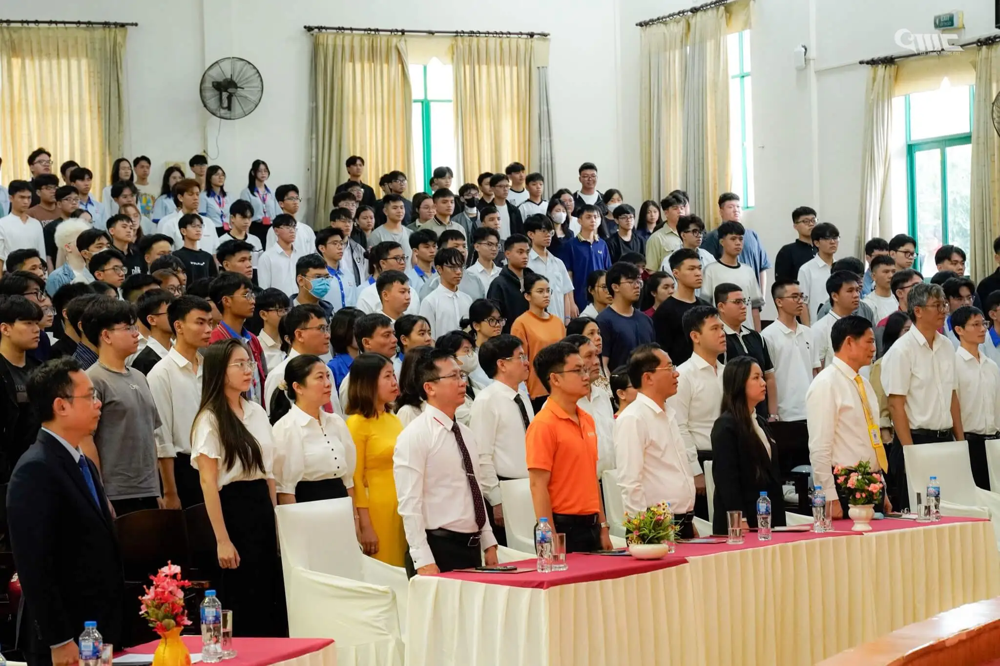 weset-tham-du-le-khai-giang-thpt-cd-dh