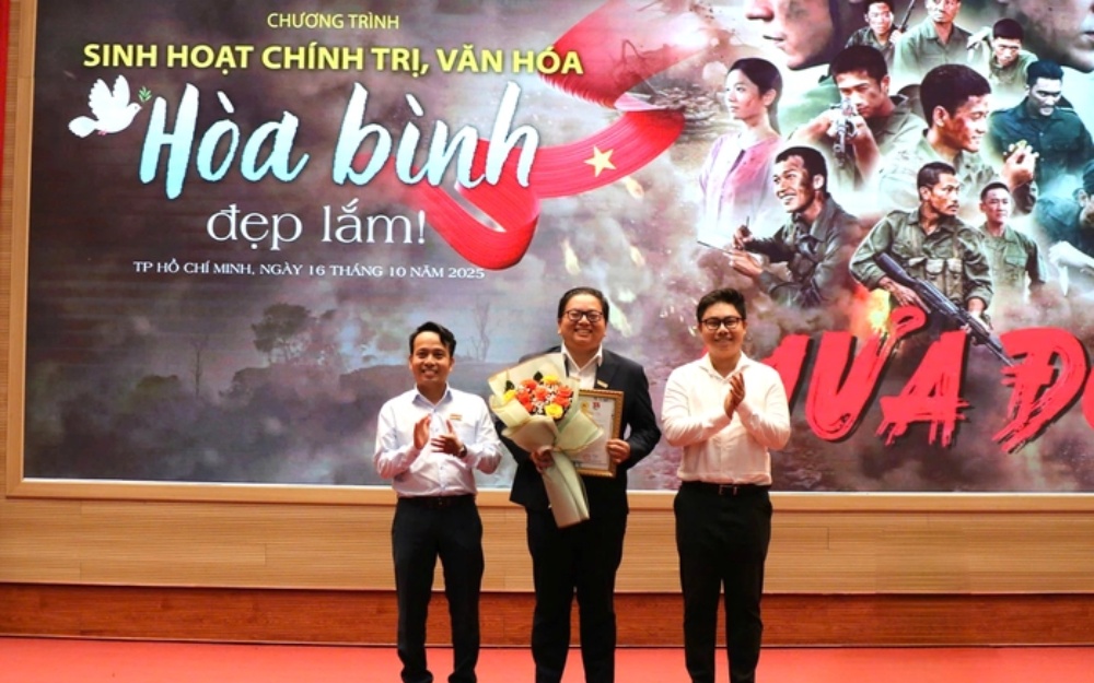giao-luu-sinh-hoat-voi-doan-phim-mua-do-2