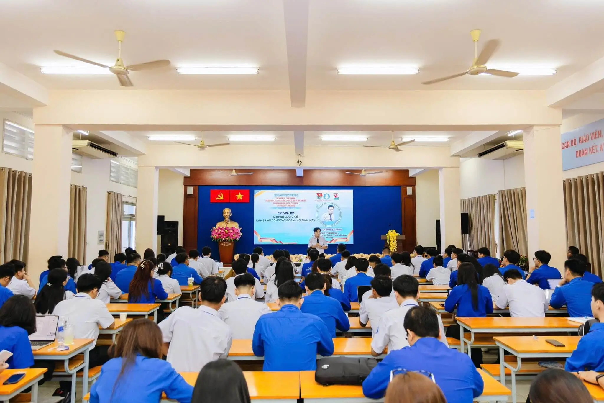 tap-huan-doan-hoi-sinh-vien-2025 (1)