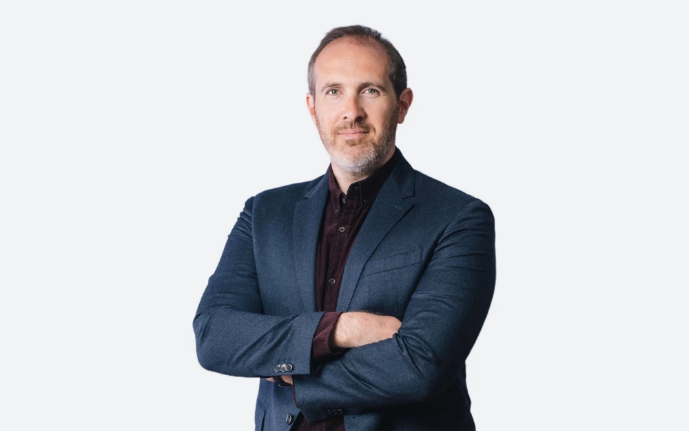 gioi-thieu-simon-corcoran