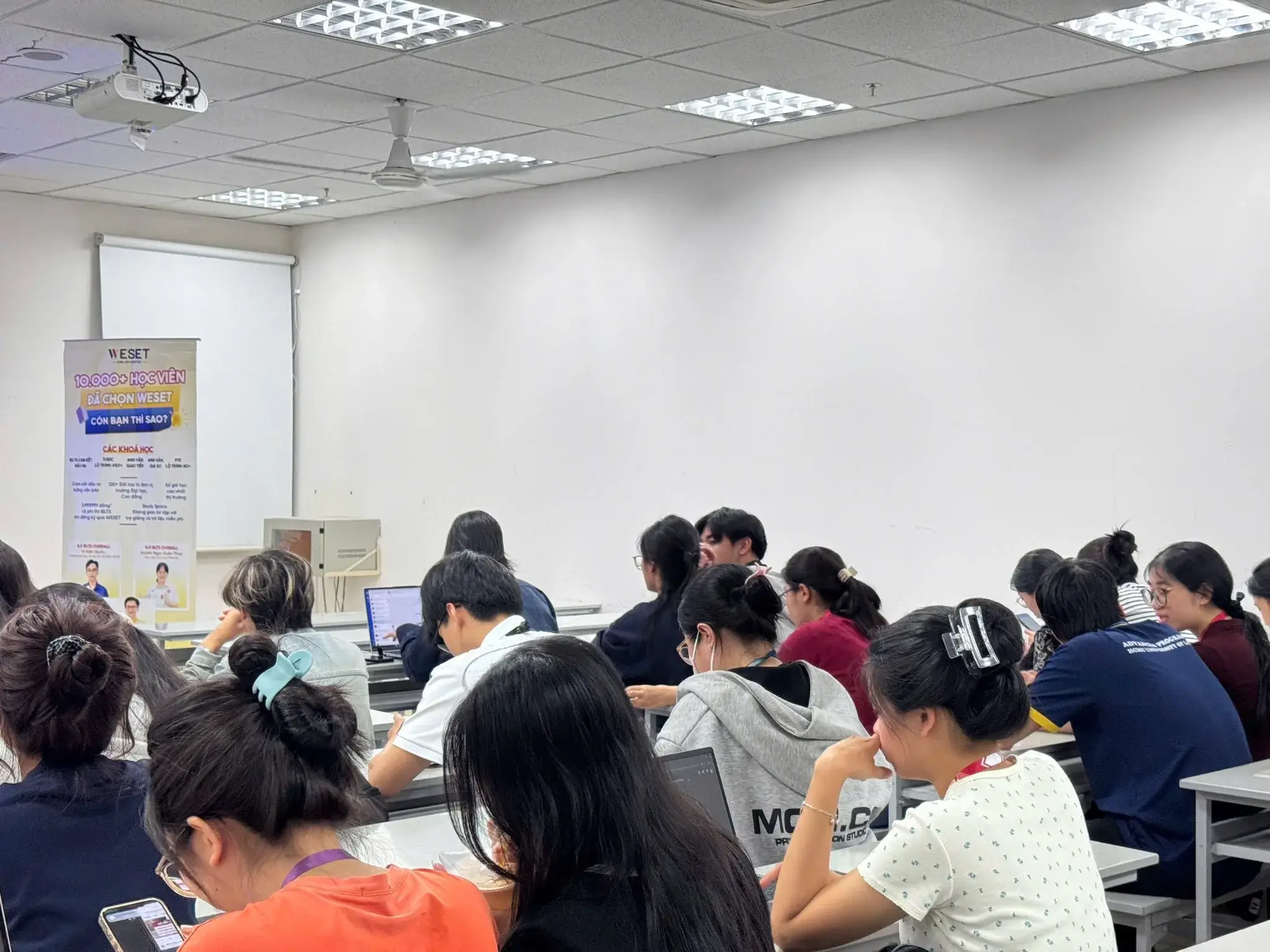 recap-workshop-weset-ulaw-tieng-anh-nghien-cuu-khoa-hoc