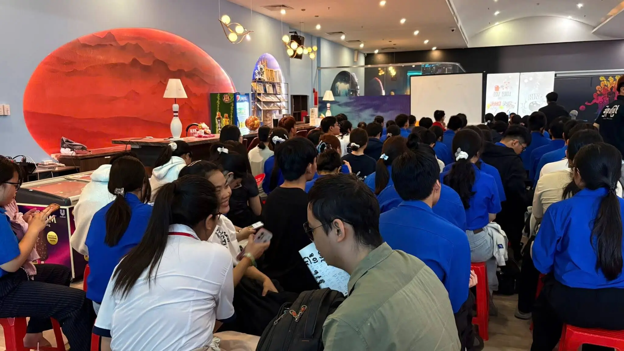 weset-nhsv-nvhsv-to-chuc-workshop-ky-nang-dung-truoc-dam-dong