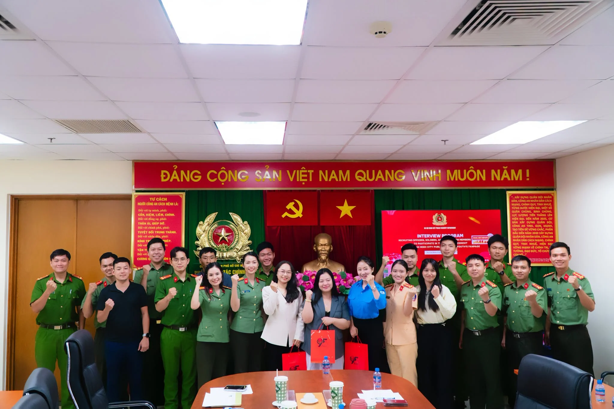 weset-dong-hanh-cung-cong-an-tphcm-tuyen-chon-ung-vien