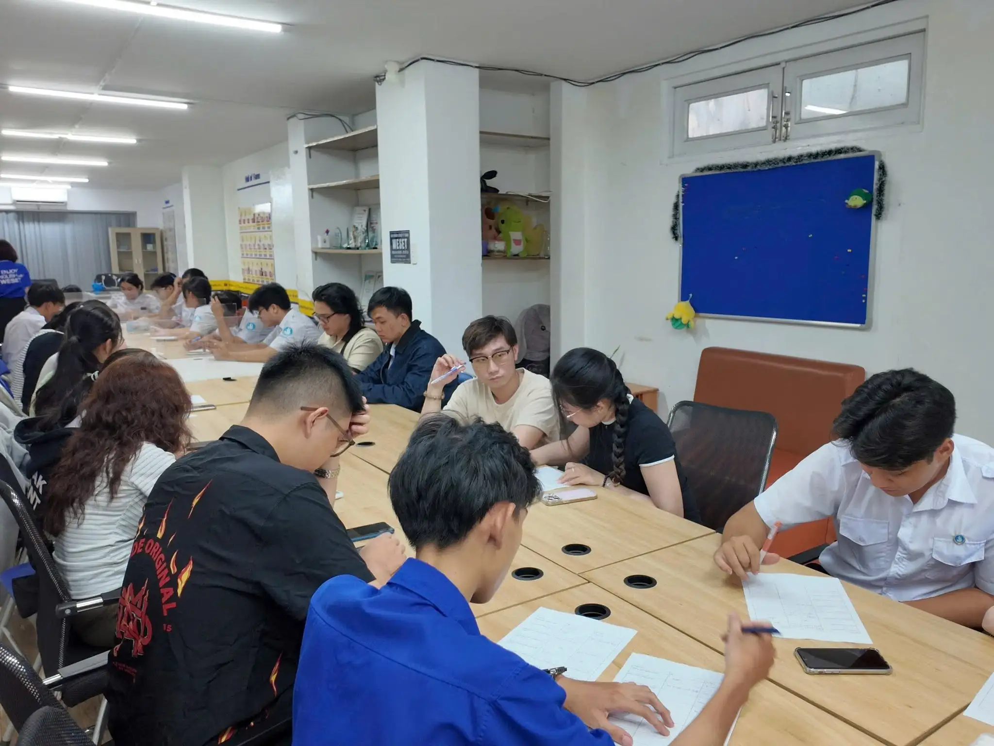 weset-speaking-club-lever-up-your-future