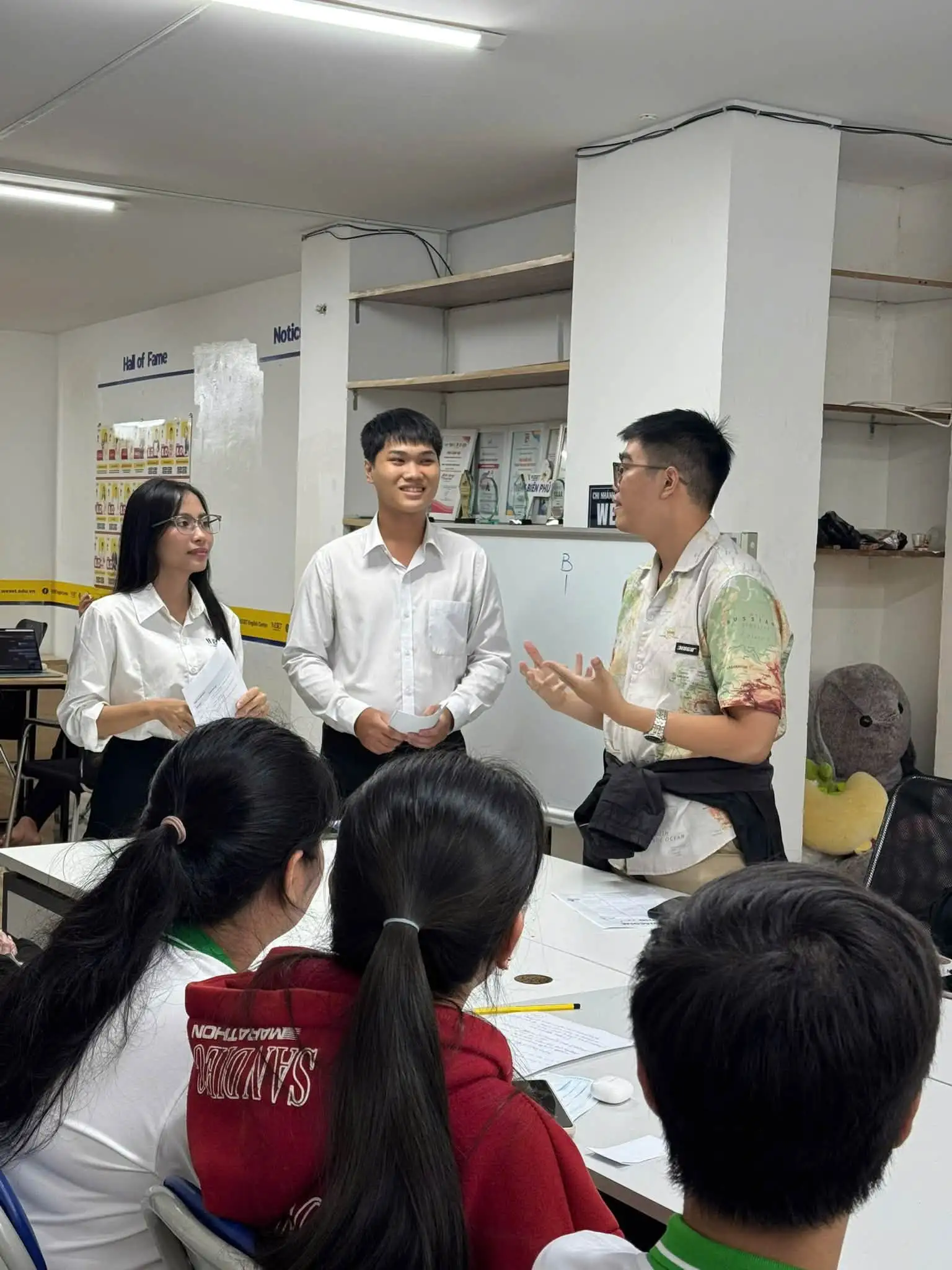 hoc-vien-weset-thuyet-trinh