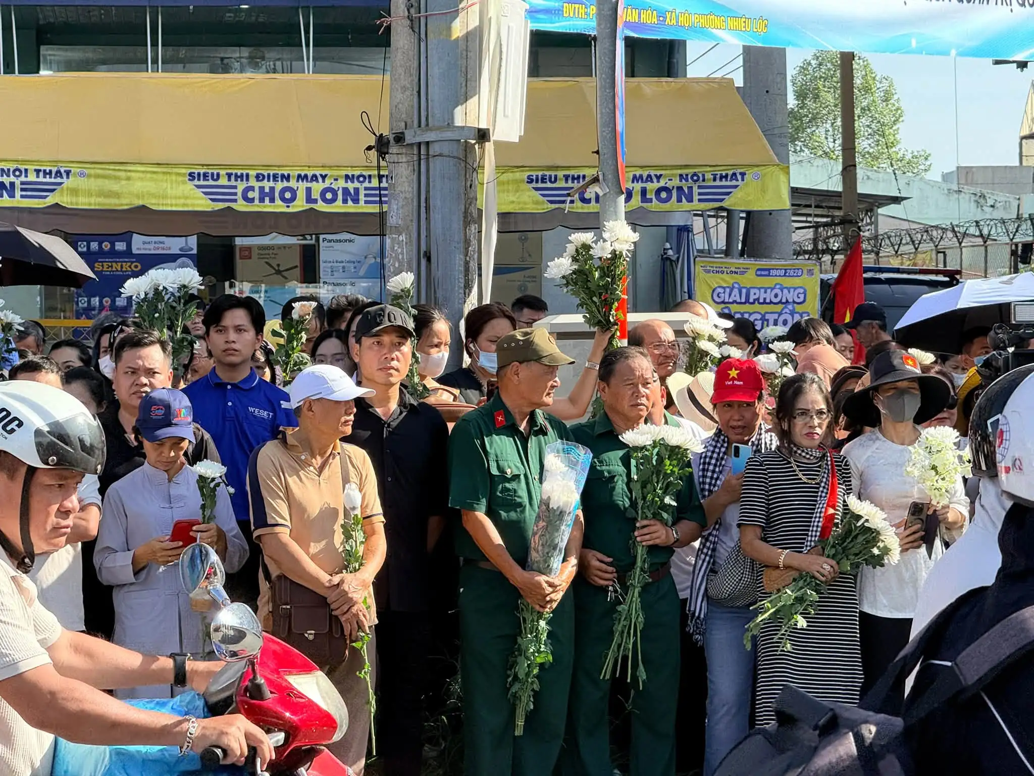 weset-tien-dua-731-hai-cot-liet-si