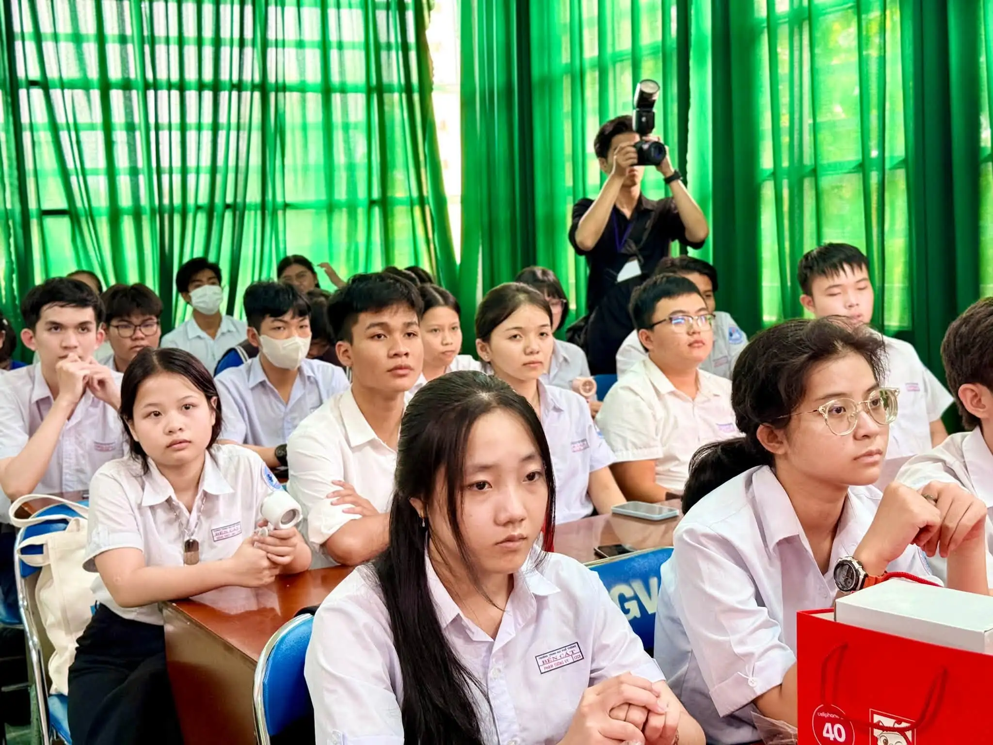 workshop-tieng-anh-chia-khoa-hoi-nhap-weset-nvhsv-cac-ban-lang-nghe