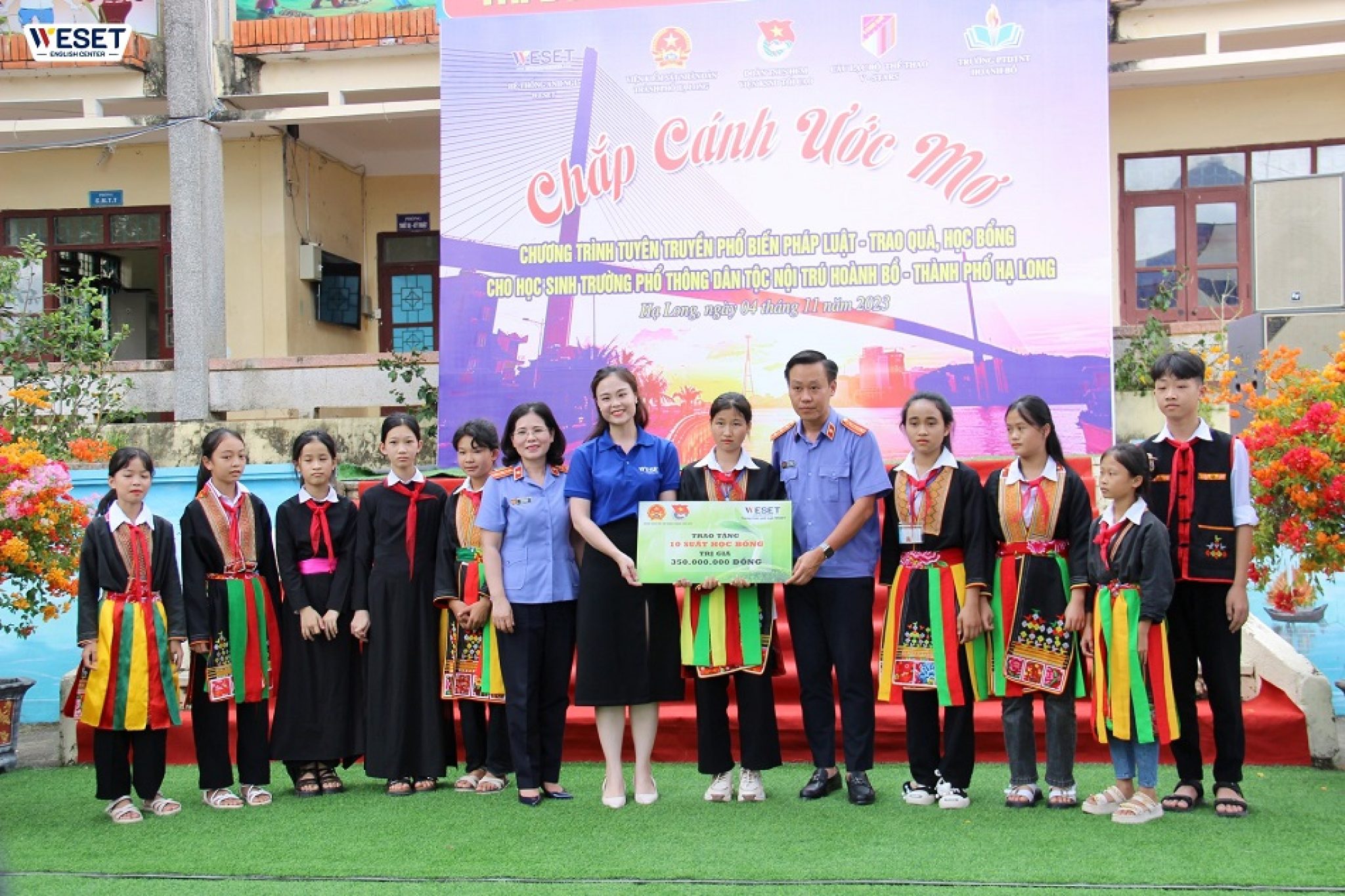 WESET-trao-hoc-bong-Chap-canh-uoc-mo-1