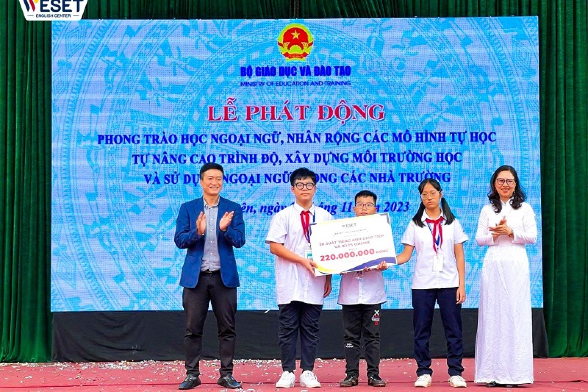 WESET-trao-hoc-bong-Le-phat-dong-phong-trao-hoc-ngoai-ngu-tinh-Thai-Nguyen-1