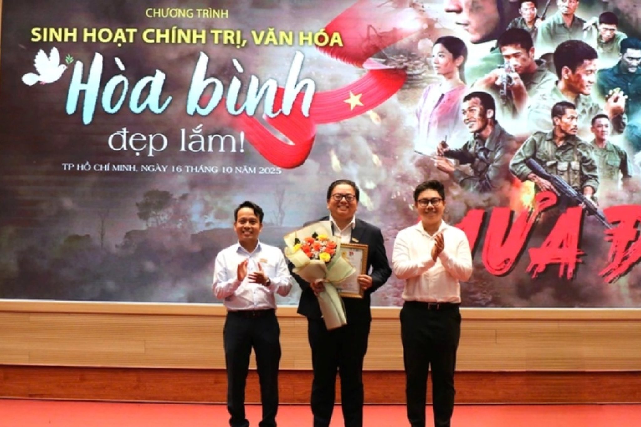 giao-luu-sinh-hoat-voi-doan-phim-mua-do-2