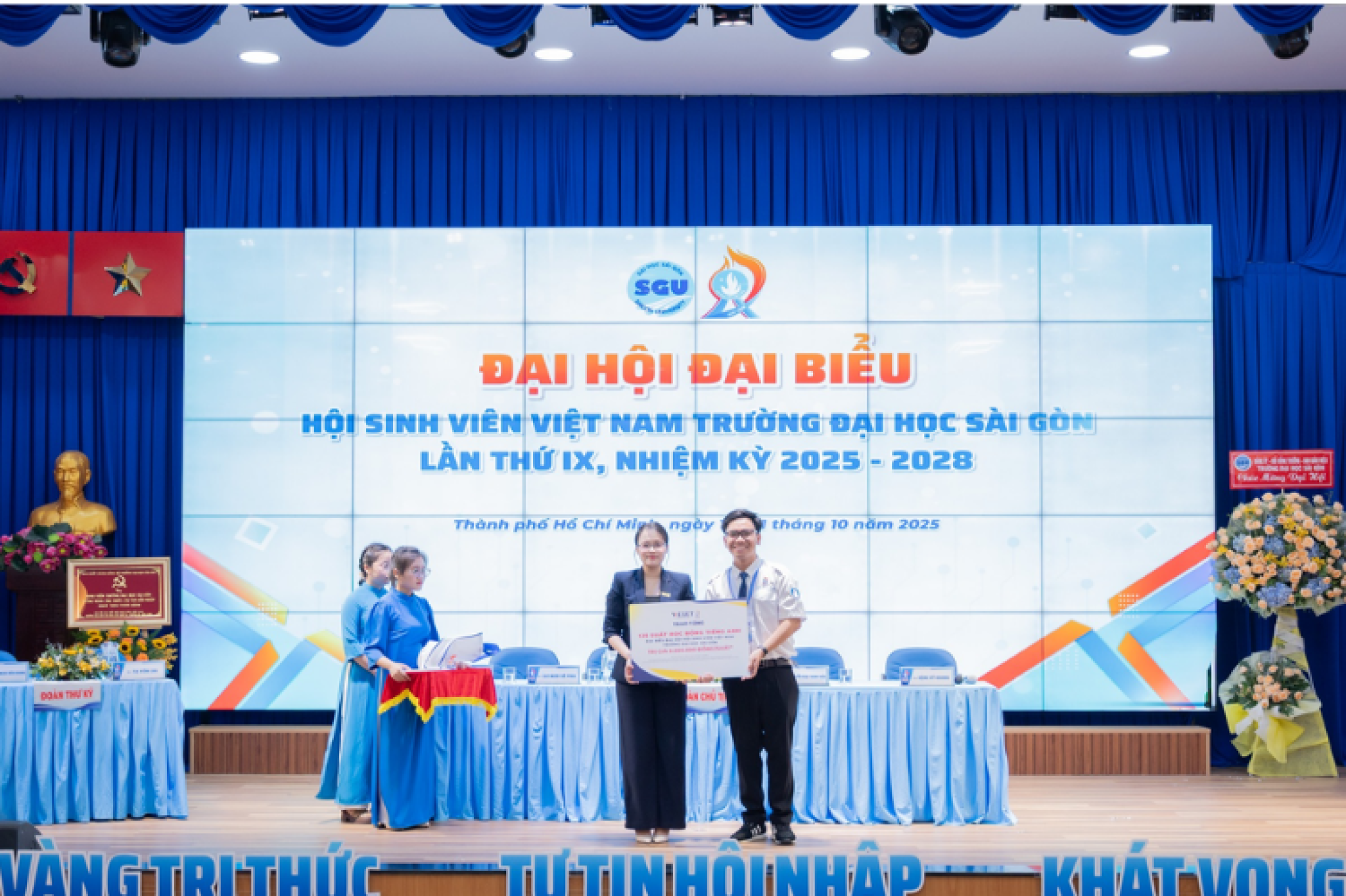 weset-doi-tac-nang-cao-ngoai-ngu-dong-hanh-cung-truong-dai-hoc-sai-gon-2