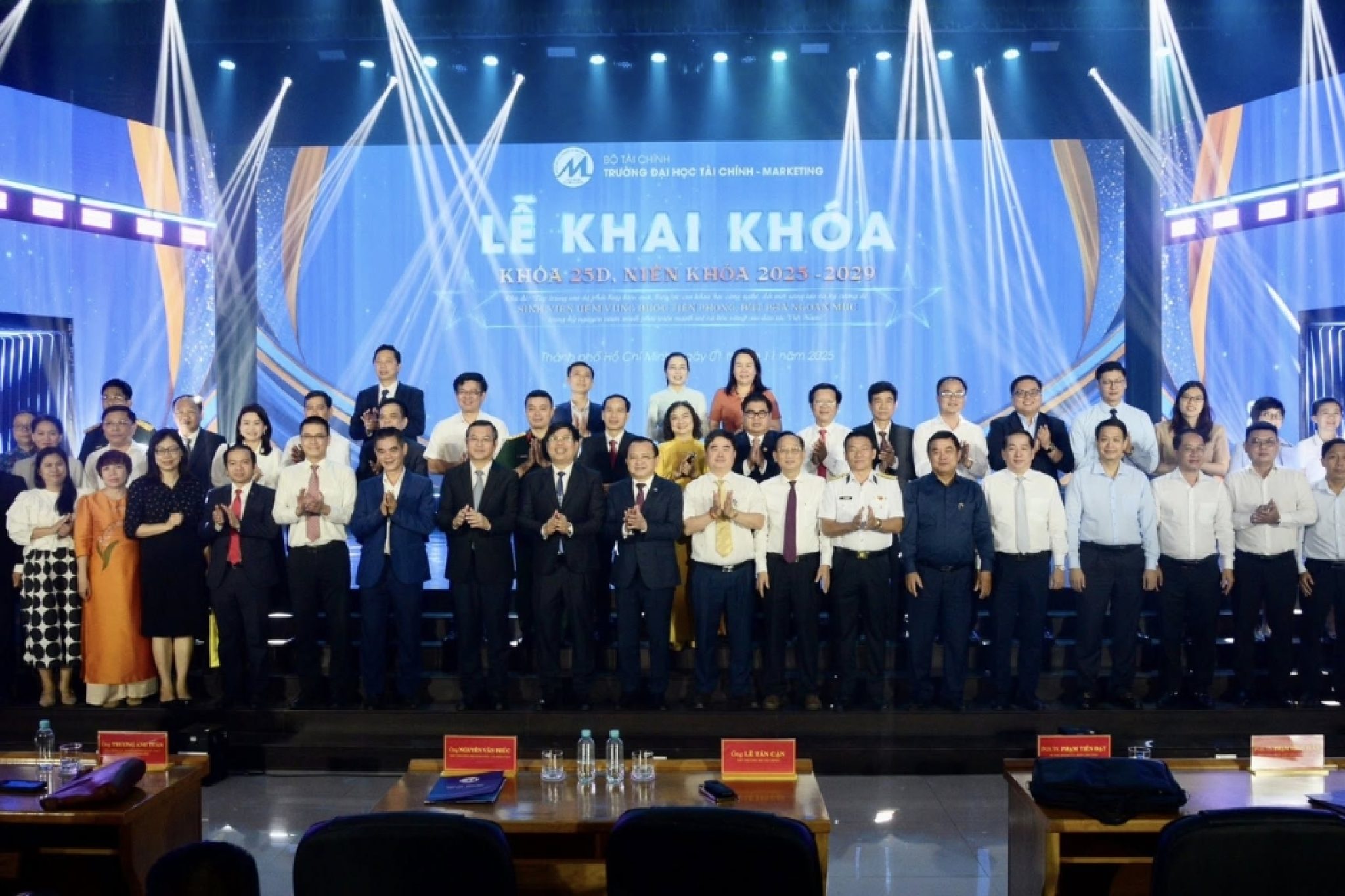 weset-dong-hanh-cung-le-khai-khoa-nien-tai-truong-ufm-2