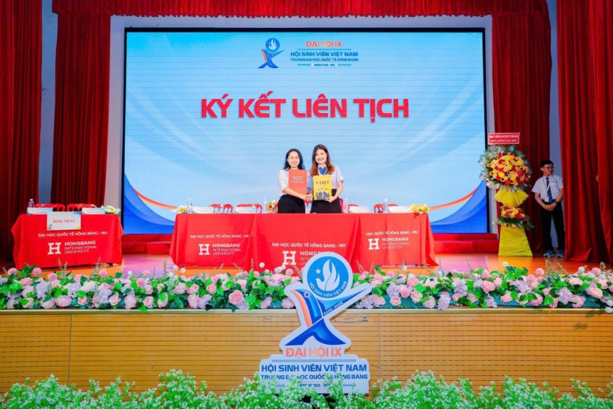 weset-hop-tac-hong-bang-2