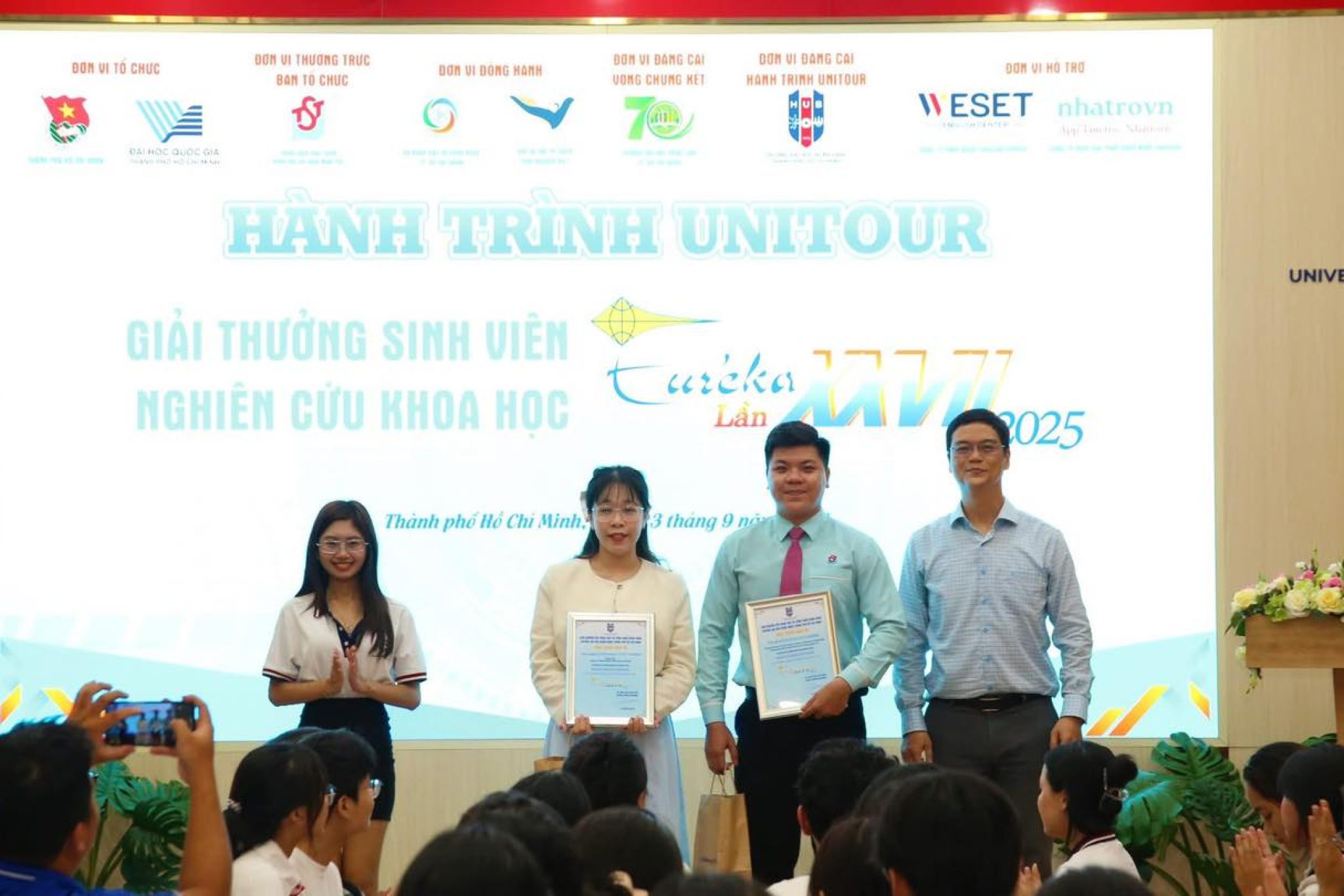 weset-nang-cao-ngoai-ngu-cho-sinh-vien-co-phuong-trinh