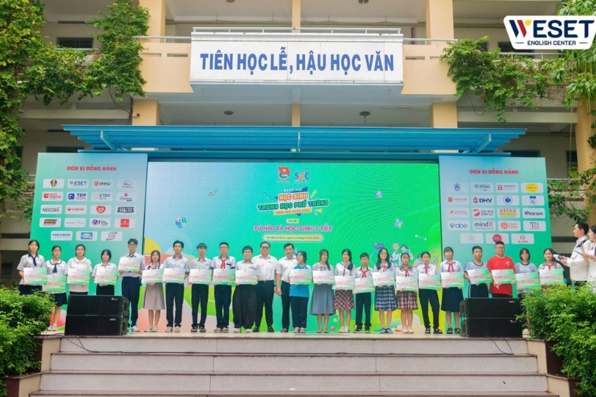 weset-tai-truong-thpt-phu-nhuan-1