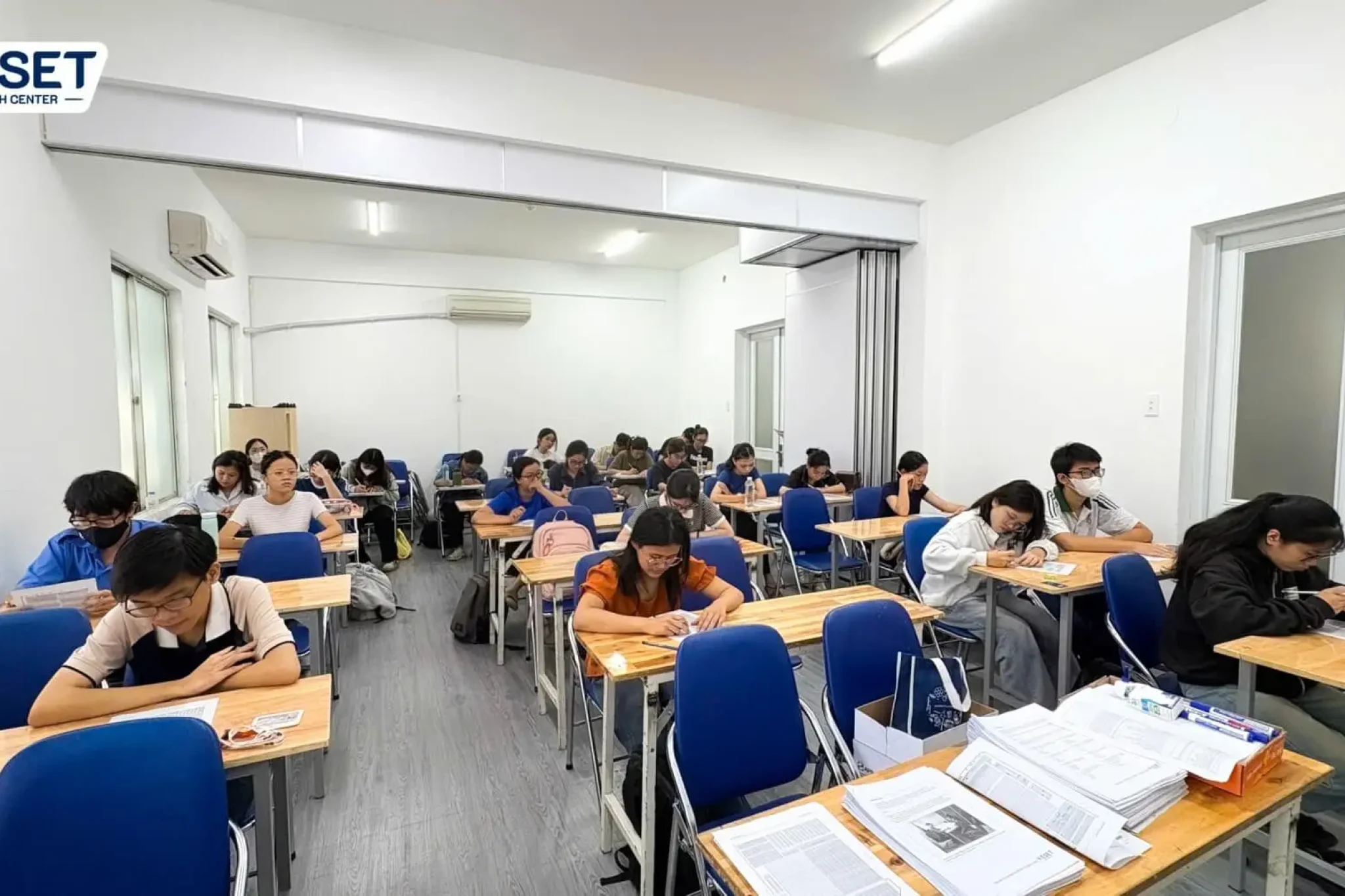 weset-to-chuc-thi-thu-ielts-toeic
